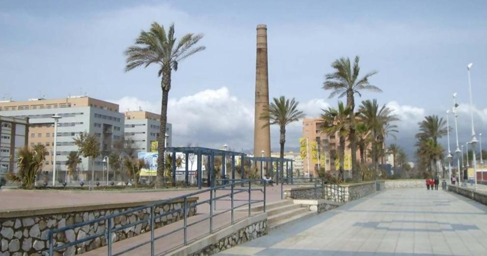La Caramba Amplio Apartamento En La Playa Málaga Esterno foto