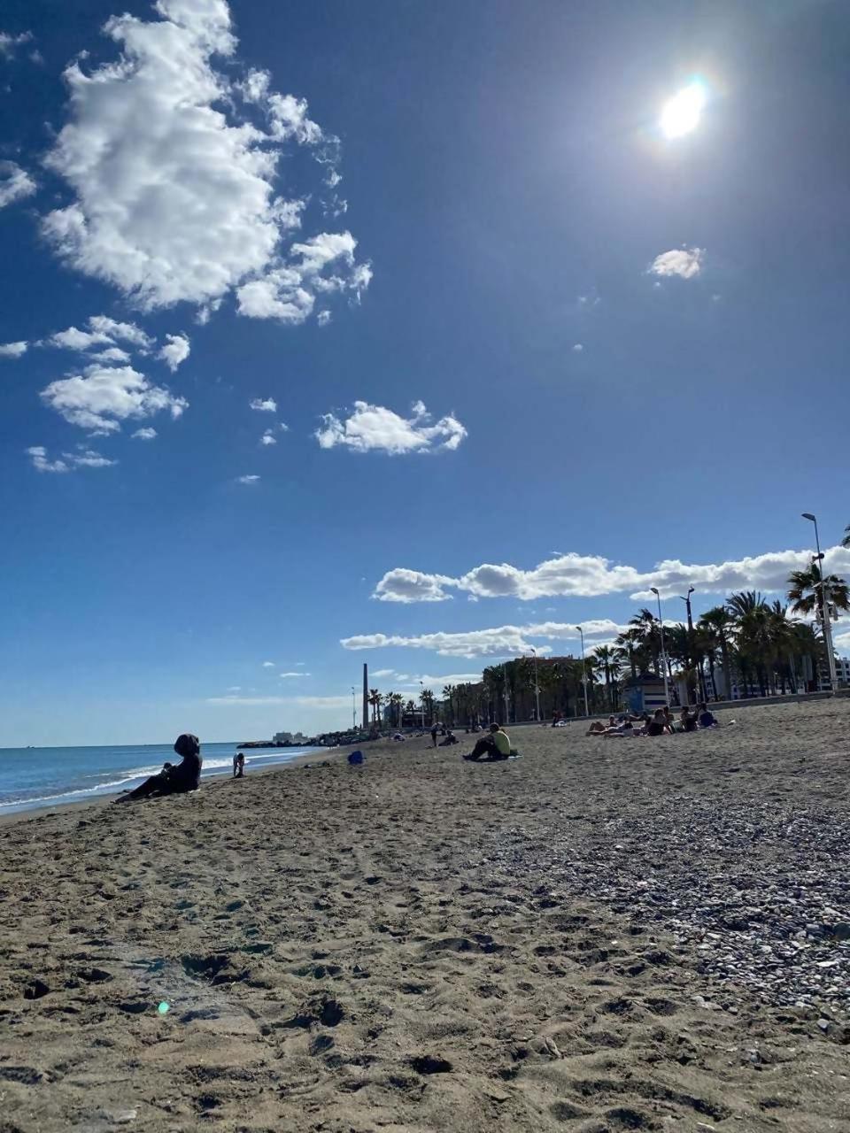 La Caramba Amplio Apartamento En La Playa Málaga Esterno foto